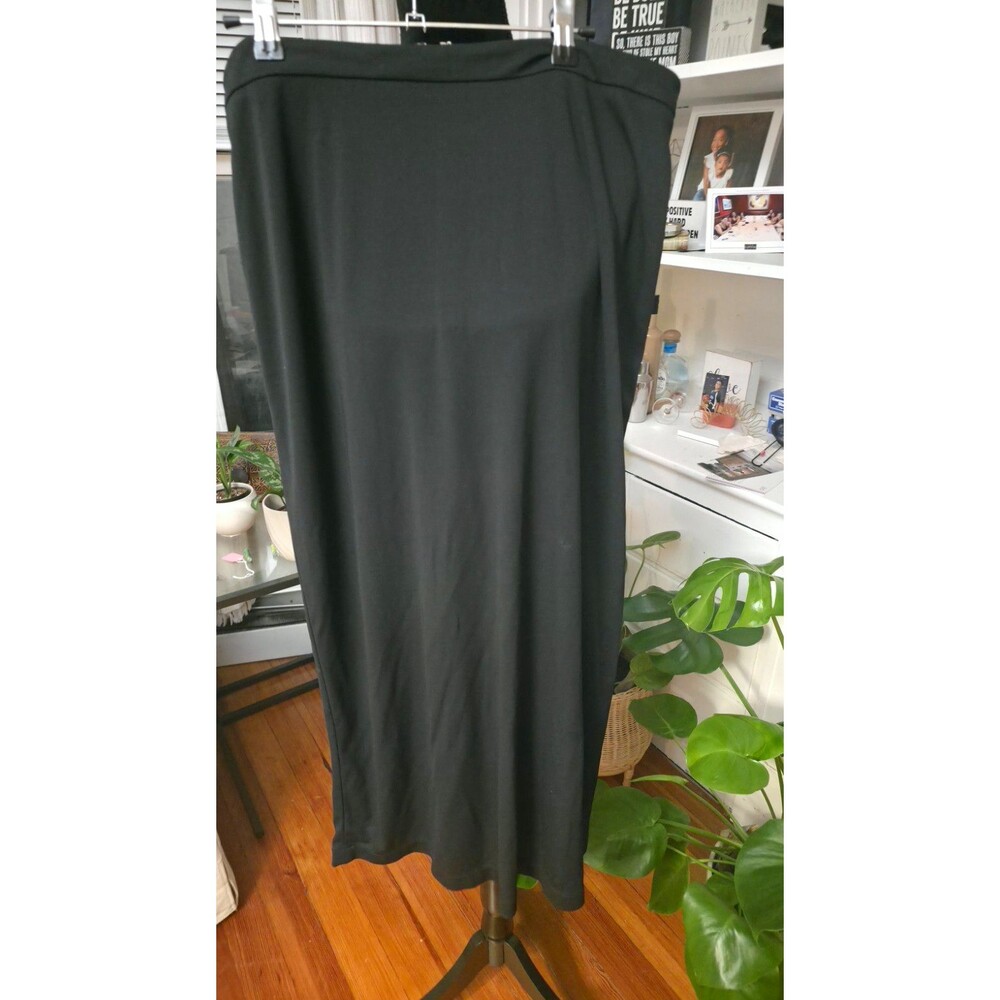 Ann Taylor Black Solid Knit Stretch A-Line Midi Skirt Size 12